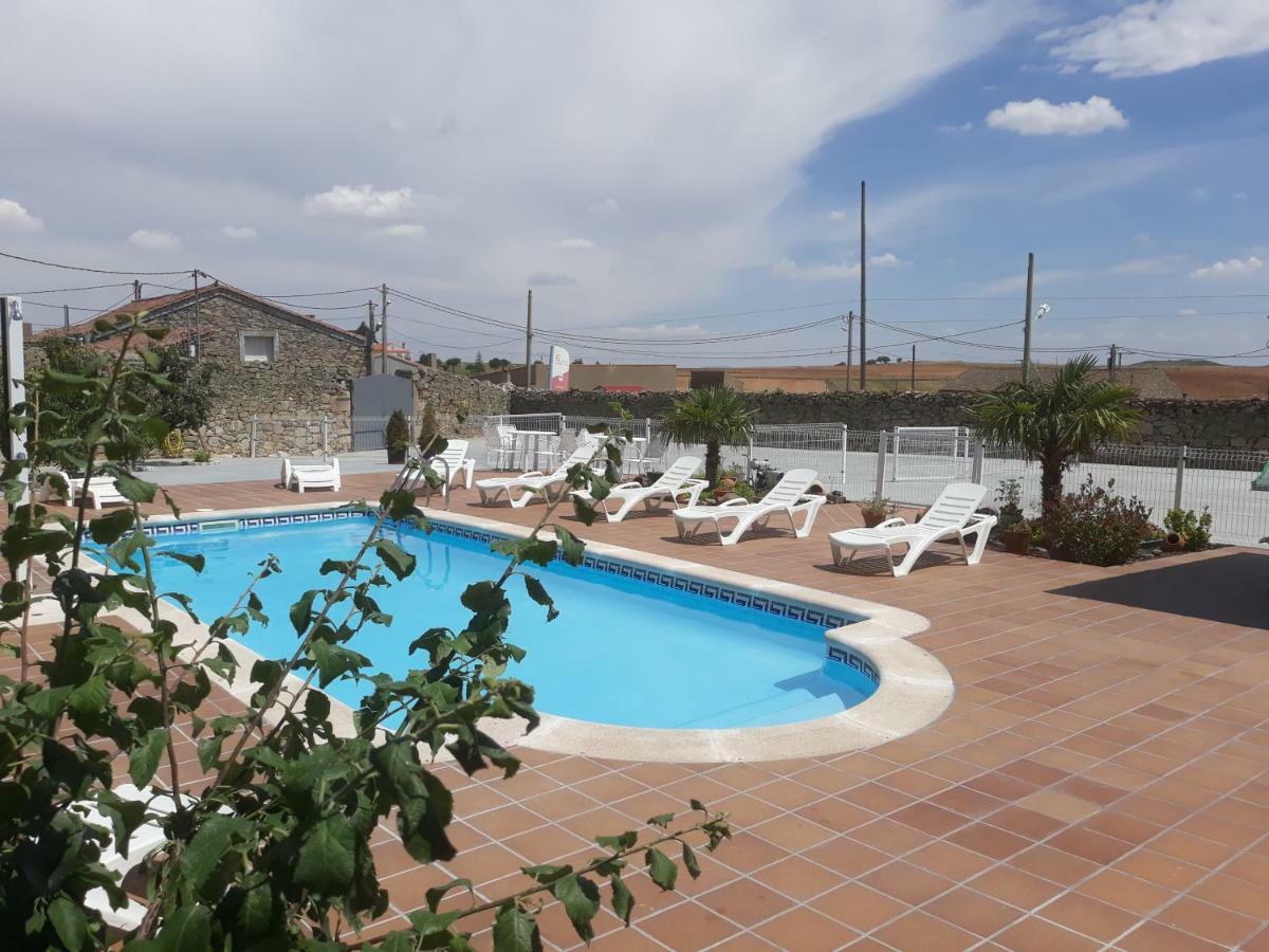 El Pilar De Don Gregorio Guest House Pereruela Bagian luar foto